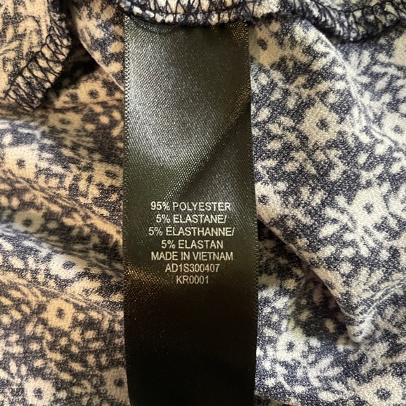 Adrianna Papell Navy Floral Sleeveless Top - Picture 6 of 6